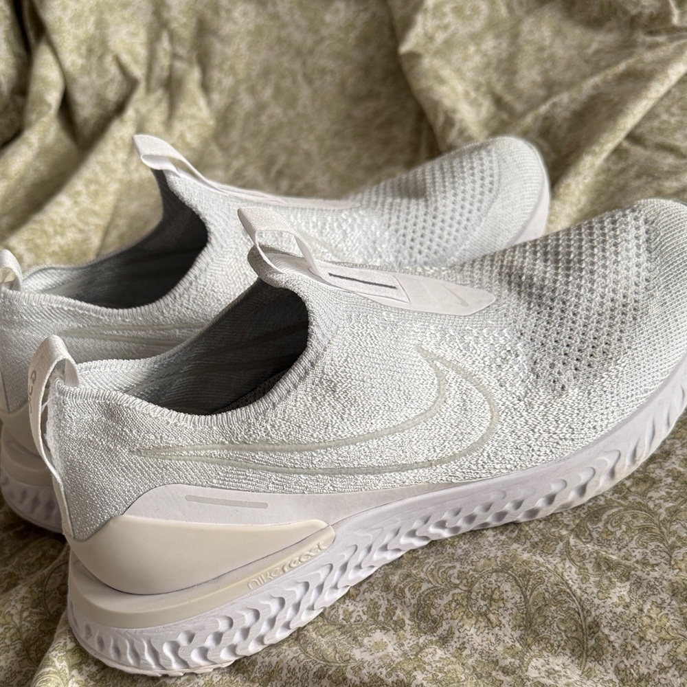 Nike Epic Phantom React Women's Slip-On Sneakers - image 5